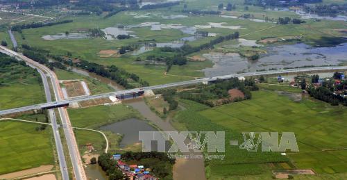 Thông tin tình trạng phá rào trên cao tốc Nội Bài - Lào Cai